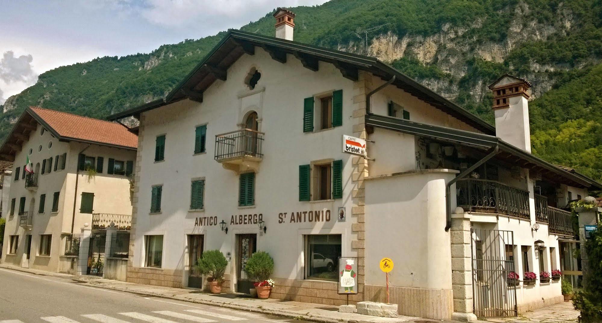 Antico Albergo Sant'Antonio Fonzaso Buitenkant foto